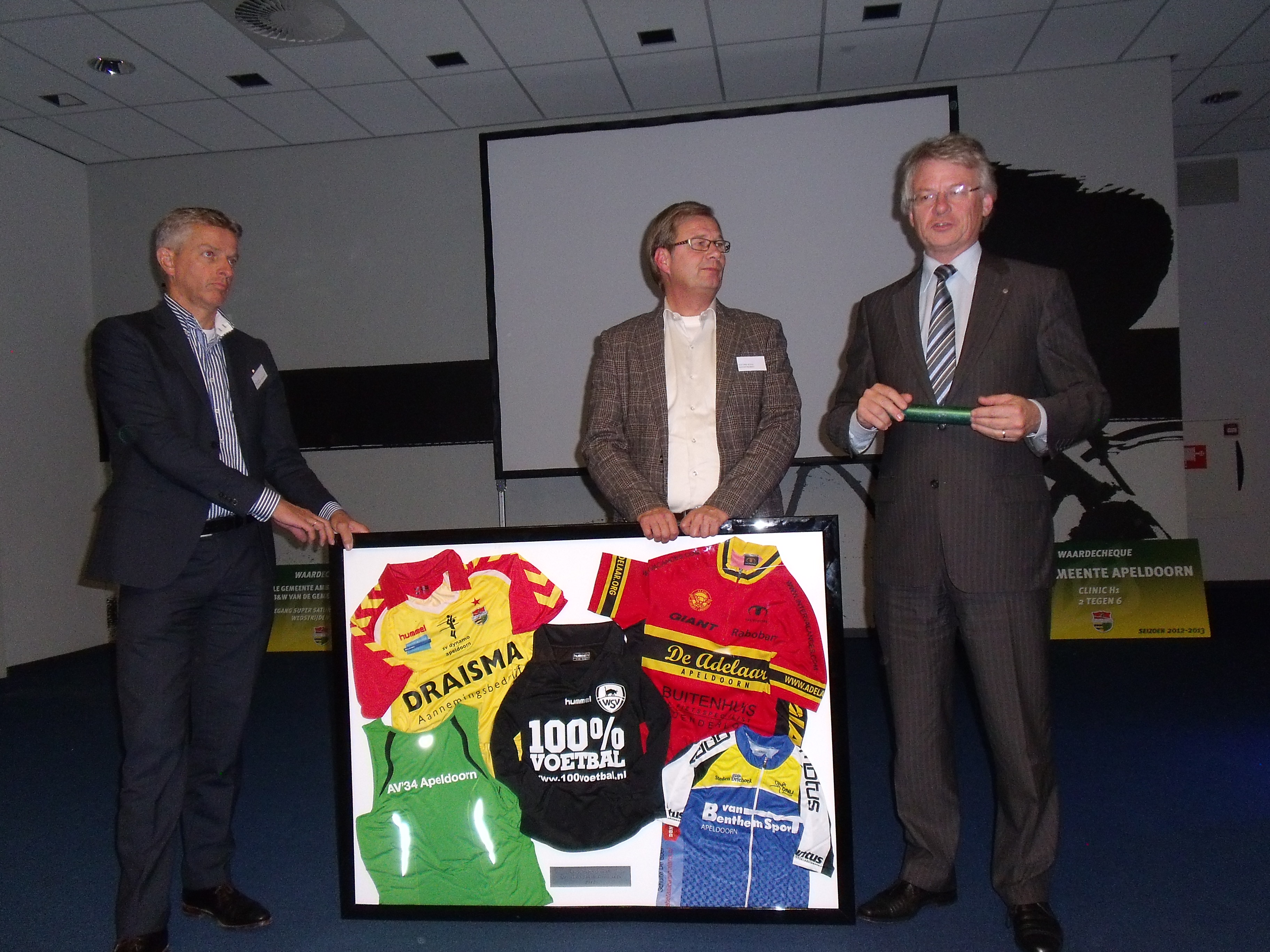 Burgemeester John Berends bezoekt SV Dynamo