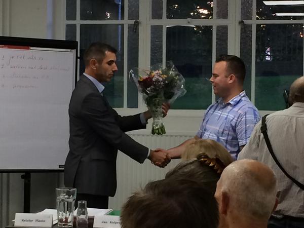 Paul Blokhuis verrast 500ste deelnemer van Bestuurdersacademie 