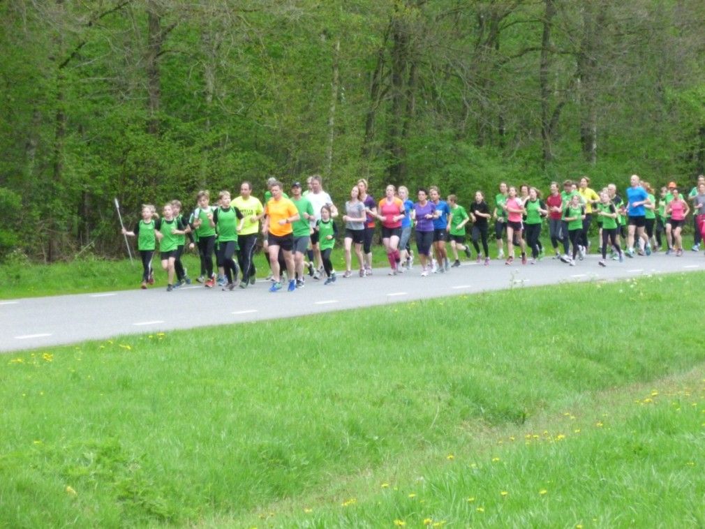 Viering bevrijding Apeldoorn  tweede Paasdag 17 april met de bevrijdingsloop