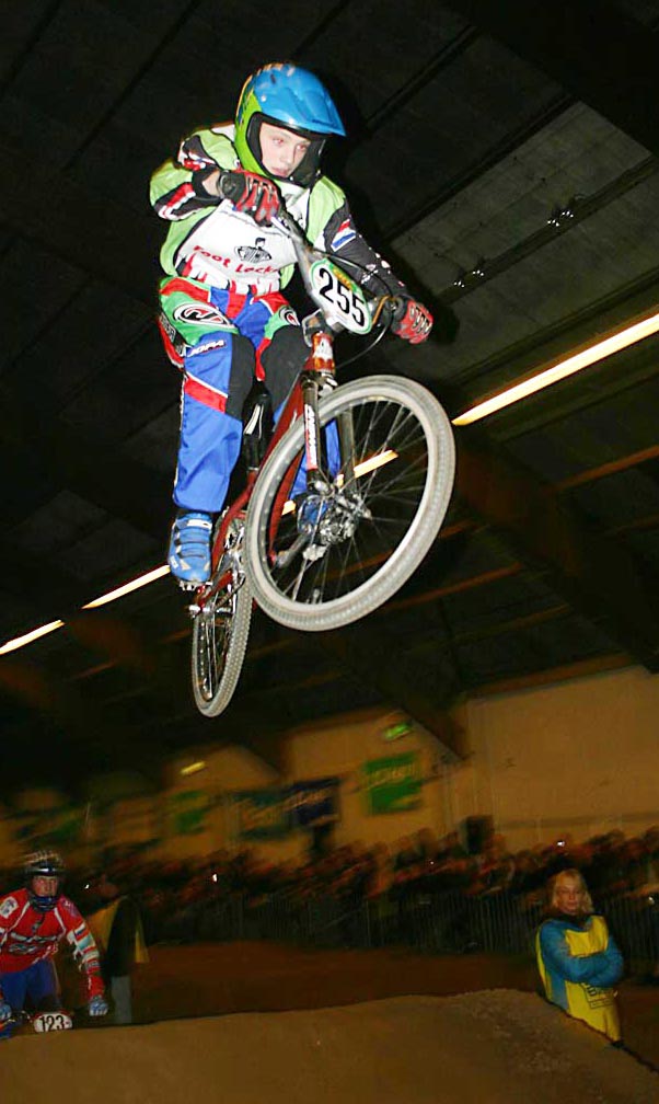 Apeldoornse fietscrossers succesvol op het EK Indoor 