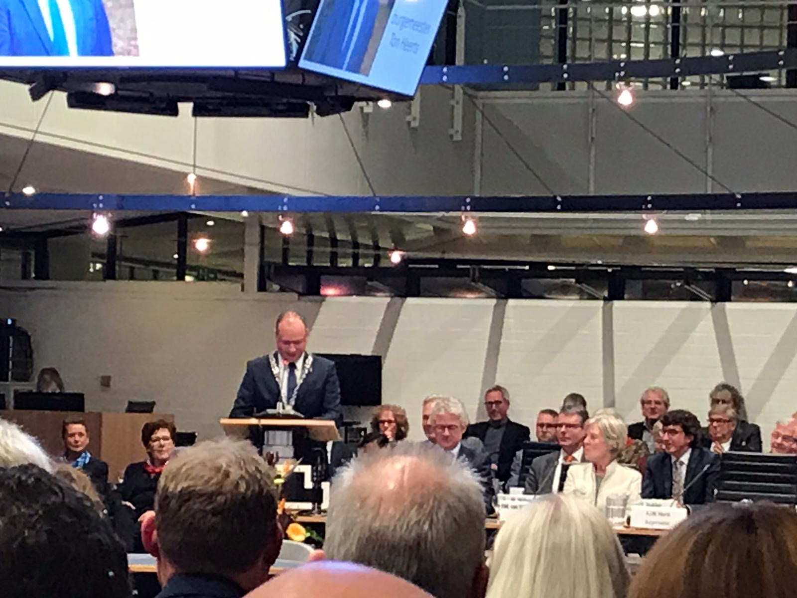 Sportraad feliciteert Ton Heerts als burgemeester van Apeldoorn