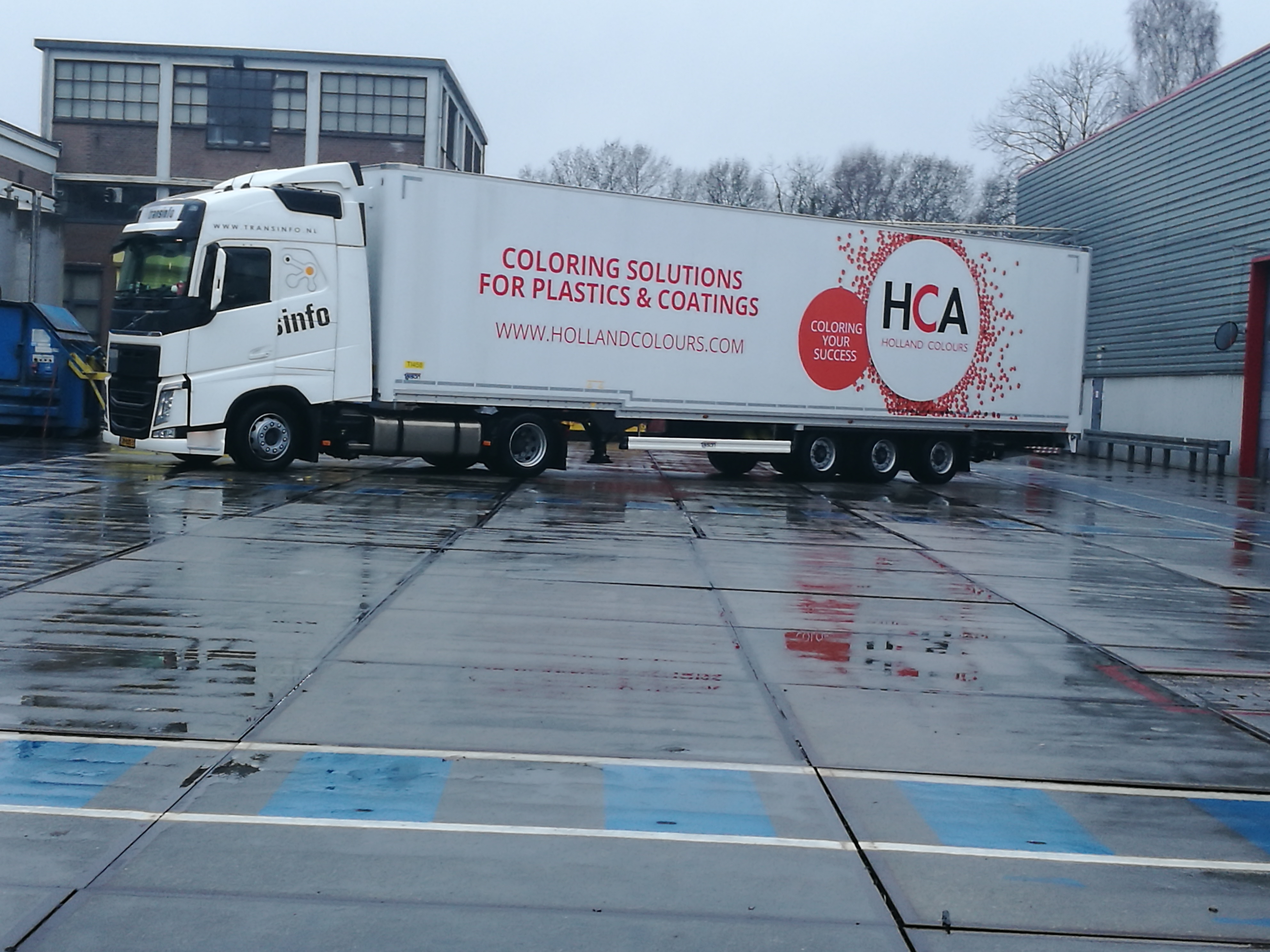 GROTE INZAMELINGSACTIE VOOR VLUCHTELINGEN UIT OEKRAINE DOOR HOLLAND COLOURS IN SAMENWERKING MET HET RODE KRUIS 