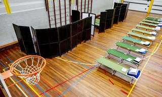 sporthal-opvang-vluchtelingen-760