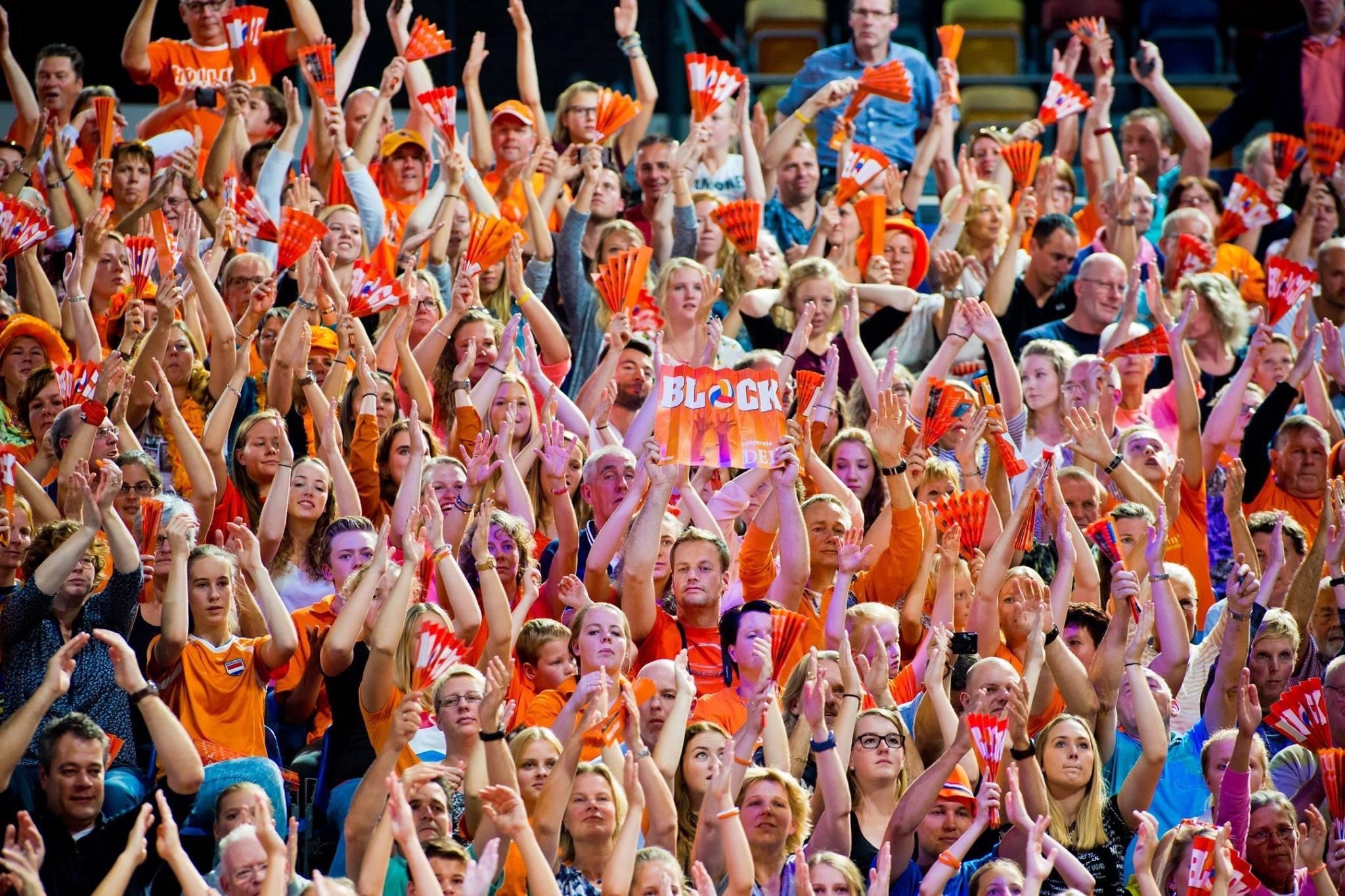 Groots openingsfeest rondom WK Volleybal Apeldoorn op Marktplein