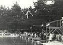 Zwemwedstrijden in het Boschbad, 1948 Foto A.C. Stokhuyzen