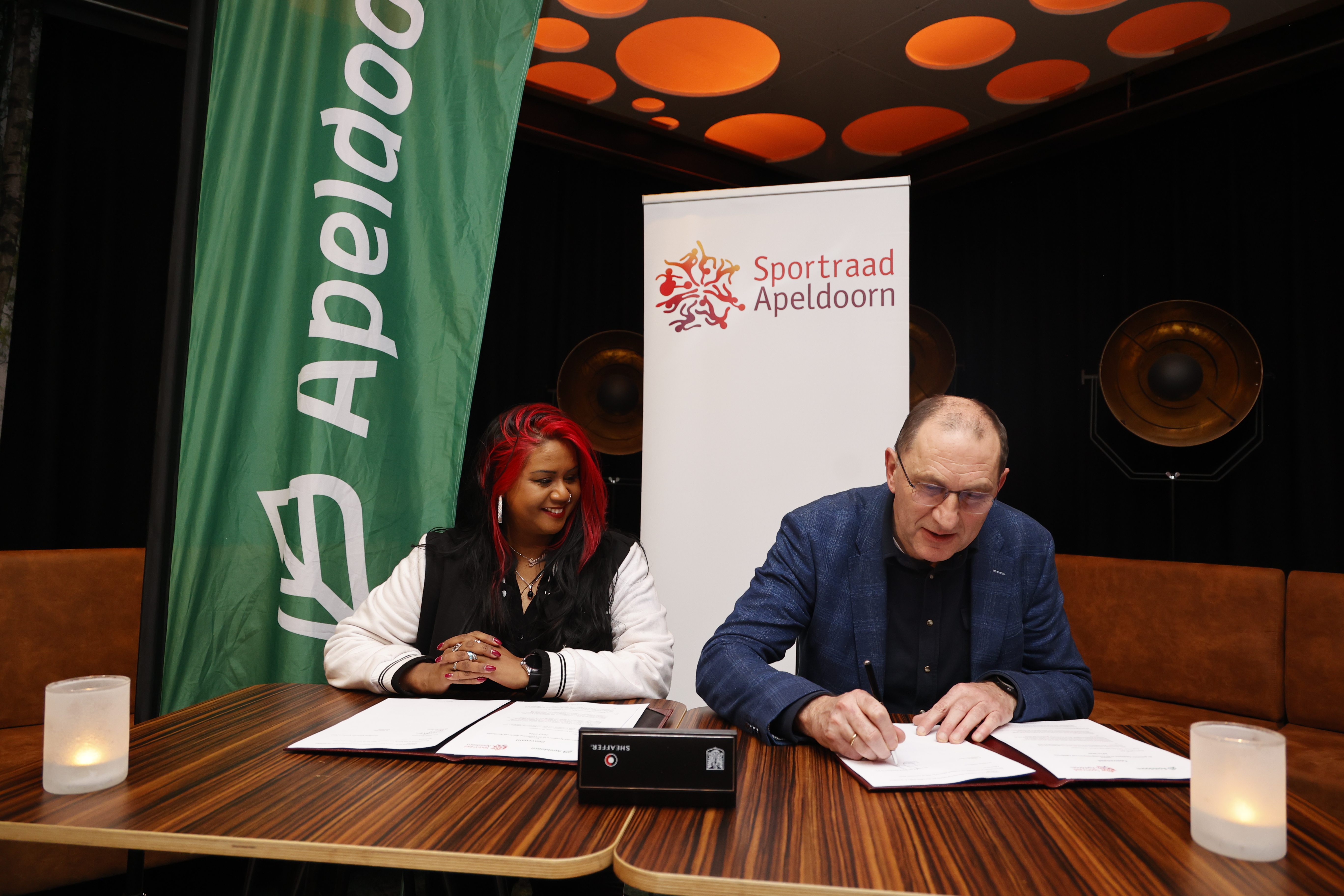 Convenant tussen de gemeente Apeldoorn en de Sportraad Apeldoorn voor vier jaar ondertekend